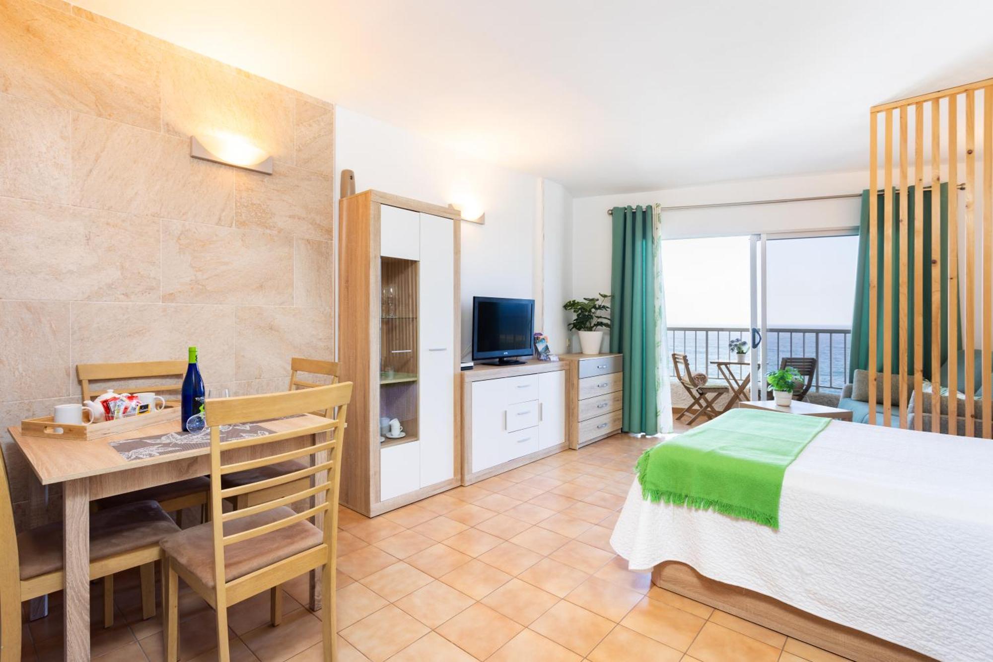 Cozy Seafront Studio With Balcony & Ocean Views San Marcos  Екстериор снимка